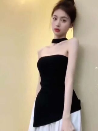2025夏季新款时尚百搭修身显瘦设计感抹胸上衣裤子两件套#高级感穿搭 #优雅气质