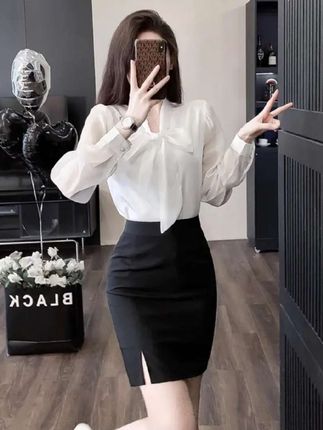 #优雅气质 #气质女神穿搭 #职业装#衬衣#包臀裙 时尚气质女神范穿搭,职业装两件套,包臀裙,衬衫上衣