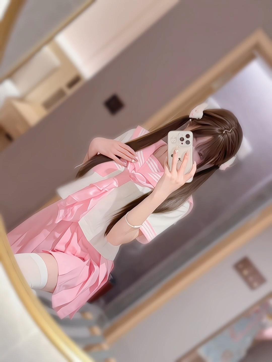 夜晚互通一千条消息 能否有一刻共鸣#少女 #甜美穿搭 #萌妹 #白丝才是正义 #水手服 @DOU+小助手