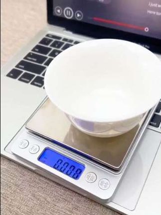 就这个贼便宜的厨房电子秤!平时做烘焙、做辅食的、控糖控盐的都可以用它,简直不要太方便了。还能切换度量单位,固体、液体、粉末都能称,真的是小东西大用处啊,关键这价格真的太值了!