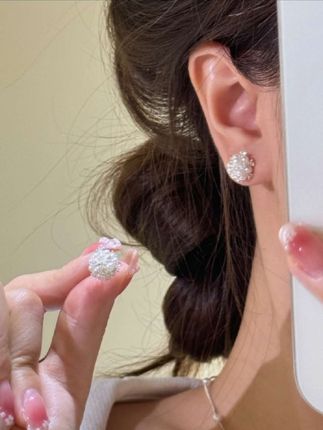 铜合金耳饰 2025新爆款小米珠耳钉珠珠花球耳环轻奢百搭小众女款