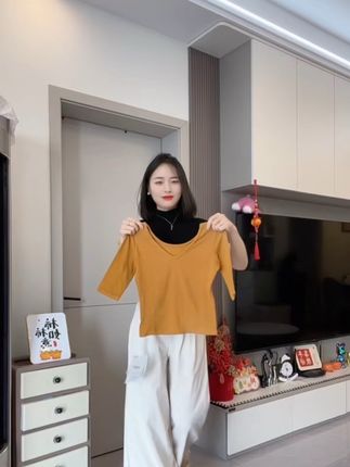 前后两穿,可V领可圆领,怎么穿都是高级感满满#简约穿搭 #高级感穿搭 #显瘦穿搭