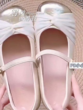 #百搭鞋子 #软底软面穿上超舒服 #脚宽脚胖都可以 #透气舒适 #夏季凉鞋