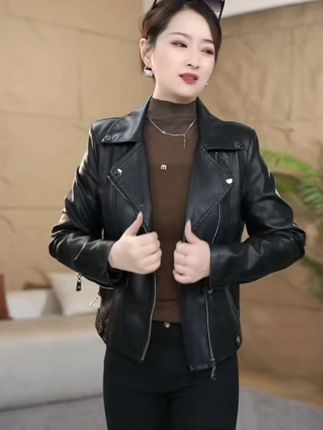 #皮衣 #皮衣搭配 #早秋韩系氛围感穿搭 #秋季穿搭如何摆脱土气感 #素颜穿搭如何摆脱土气感