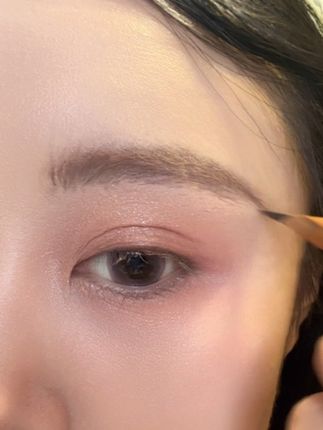 第一次学画野生眉,先不说画好不好看,但是这眉笔能盖住我的红蓝眉😭连削笔的全套工具都送了,手残党的我竟然也能削出化妆大佬的眉笔形状~#新手化妆教程 #新手化妆 #眉笔 #眼线笔 #睫毛