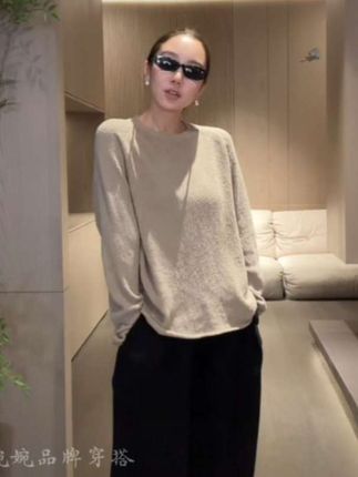 LiHuiEr李慧儿【日出青木】秋款设计师驼色针织衫上衣#服装女装 #高级感穿搭 #休闲减龄穿搭 #针织衫上衣 #视频同款点击购买