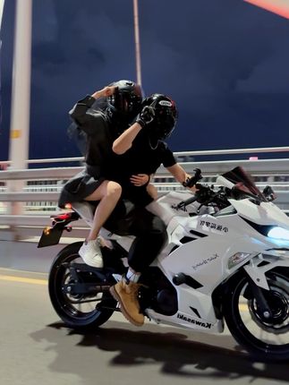 爱你,我从无怨无悔 #机车摄影 #机车小姐姐 #机车 #沈阳机车约拍 #女骑
