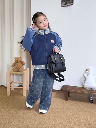 分享女儿的不费力幼儿园穿搭 真的太适合像女儿这样的起床困难户了,穿套装真的一点儿也不费妈,加绒加厚舒适好运动 #幼儿园穿搭 #萌娃穿搭 #女童穿搭 #晒晒我的秋日穿搭 #秋季日常实用穿搭思路分享