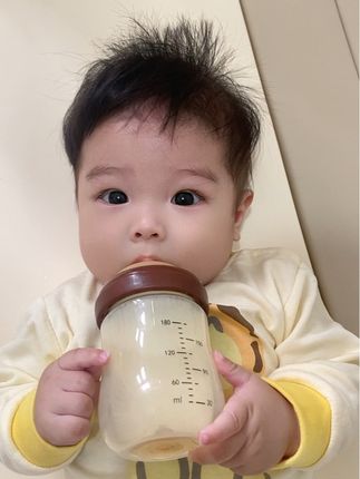 一个父亲不管自己到什么处境,永远放不下的是自己的孩子#吃百家饭长大的孩子 #爸爸带娃