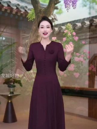 #春秋乌梅紫色大摆连衣裙#女士时尚显身收腰显瘦气质长裙#实穿主义春秋穿搭大赏#怎么穿都好看穿出自己的风格#时髦百搭潮流穿搭