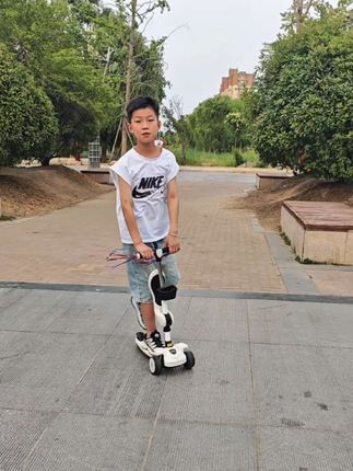 三合一滑板车儿童男女宝宝可坐可骑折叠溜溜车滑滑车转弯滑行可调#可爱的萌娃宝宝 #儿童滑板车三合一 #折叠滑板车 #平衡车滑行车 #滑板车 @巨量千川