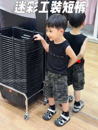男孩子穿迷彩真的拒绝不了啊!太有型太潮酷了,有儿子一定要尝试这种风格!!!#萌娃夏季穿搭 #潮童穿搭 #男宝穿搭 #男童短裤夏 #男童裤子夏季薄款