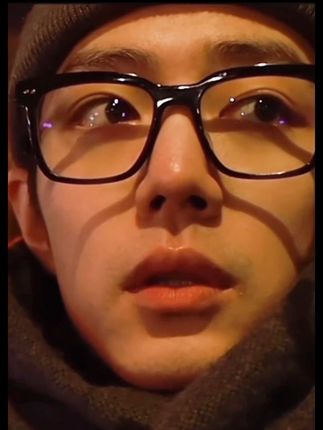 每次眼睛滴溜溜的转动时都好可爱!天然自带萌性
