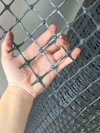 这可不是普通的围栏网,而是加厚加密的!它耐腐蚀、抗老化,无论是用来养鸡鸭、四面围地,还是做隔断、防护网,都非常合适。如果你想要一款经久耐用的围栏网,那就赶紧点击下方链接看看吧!#圈地养殖网 #养殖网 #