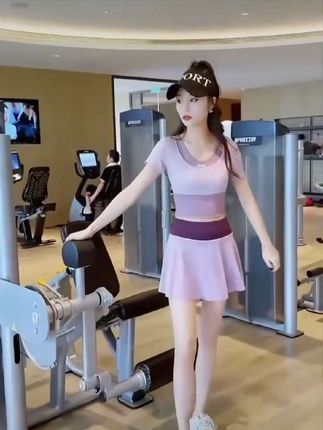 假两件拼色短袖套装#面料柔软舒适透气#高颜值瑜伽跑步健身运动穿搭#美美哒女神们看过来@DOU+小助手 @小店随心推