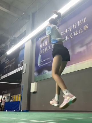 抓到你了#准者冲锋衣 #羽毛球 @准者官方旗舰店 @准者体育林晨耀