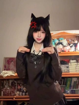 吃饭了吗 没吃的话吃我四鞭子#鞭子舞 #卡点舞 #jk #甜酷