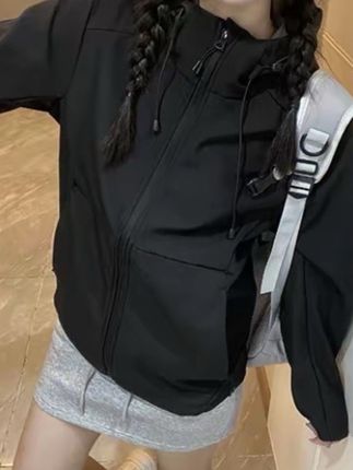 山止户外早秋软壳情侣上衣三防7A抗菌男女薄绒外套#女装 #穿搭女装 #分享 #户外穿搭 #百搭显瘦