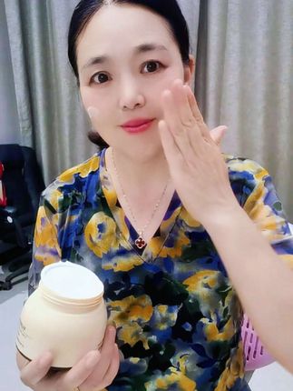 #护肤分享 #好用不贵 #自用好物分享 #保湿补水山羊奶霜#男女通用