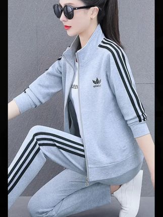 “人生自古谁无健,万里逍遥需好衣。”🏃♀️👕 这套休闲运动套装,舒适与时尚并存!#休闲运动套装女式女士洋气显瘦外套春秋季服装新款跑步服三件套#