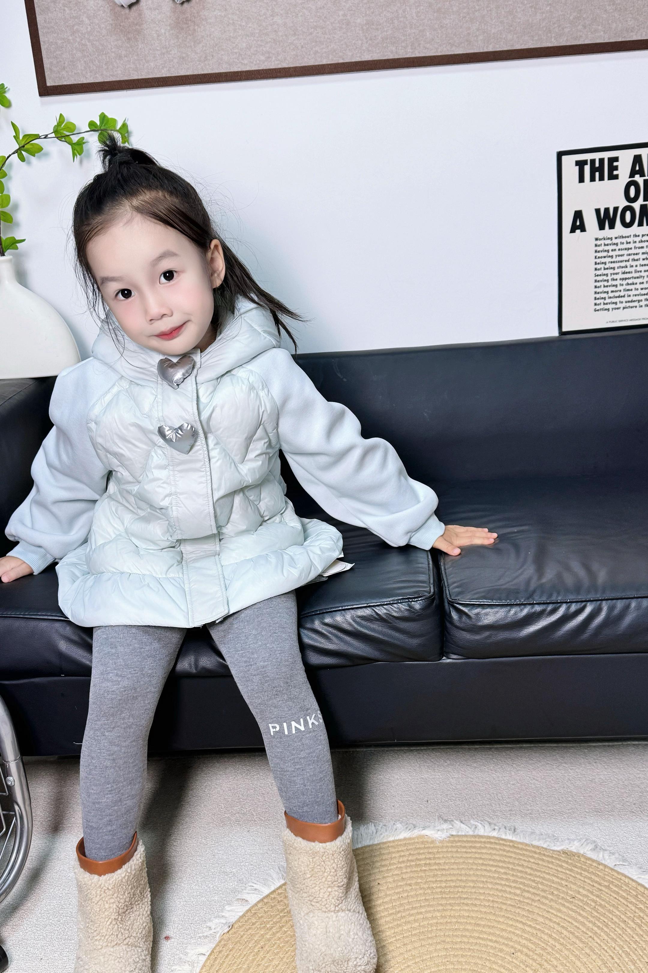 一个女儿 努力培养 不要二胎 不凑好字 不用她当姐姐一碗水全部给你 不存在偏心 过得好 无需帮衬 过的不好 有爸妈在一房一车一家人足矣💕✨