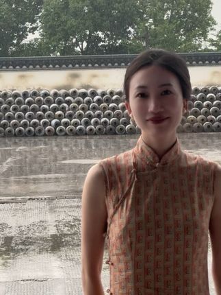 温一壶酒暖身暖心~ 春去秋来,一场秋雨一场寒。你说秋风起蟹脚黄,我说绍兴黄酒终于走过了淡季,迎来了它一年里的黄金岁月#绍兴 #绍兴黄酒 #江南烟雨 #在抖音入手的好东西 #中秋送礼