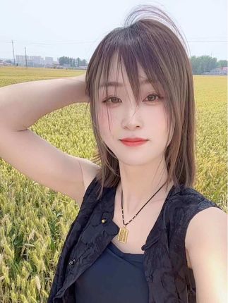 全网都敬自己五杯酒,我没文化。也不会说些高大尚的词,要是让我说我自己,端起酒杯,口没开泪先落,该怎么敬自己呢!第一杯:感谢父母的生养之恩,对我满怀期待,我却没有成为他们的骄傲,对不起!第二杯:敬自己没有资源没有靠山,一路心酸无人可言。第三杯:敬自己跌跌撞撞成长,对的错的独自摸索。第四杯:敬未来之路漫漫依灿烂,我们边走边看。最后一杯:敬帮助过我的人越来越好,不负当年!勇往直前#人生 百味自己体会#人生感悟#现实