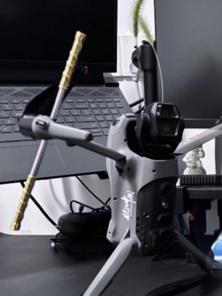 配上这个起落架,瞬间高大上了。#无人机 #无人机配件 #无人机整活 #无人机起落架 #无人机表演