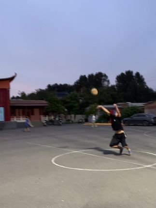 #篮球🏀 你见过后场蹲投吗?不吹牛p真是一遍过#投篮