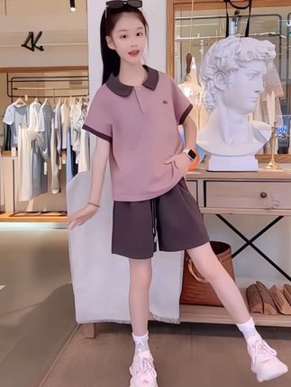 #上热门话题 #夏季穿搭 #百搭t恤 #夏装穿搭分享 #小清新穿搭 @DOU+小助手