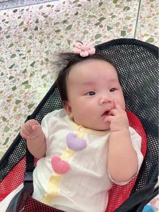 捕捉到一个偷吃小手的小可爱🥰#也太可爱了吧 #我ིྀ的ིྀ小ིྀ萌ིྀ娃 #今日份小可爱已上线