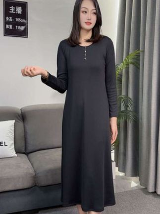 黑色赫本风长袖连衣裙女2025秋冬季新款百搭圆领显瘦打底长裙#赫本风连衣裙#黑色连衣裙#减龄时尚连衣裙 #简单大方时尚款 #好看又好搭