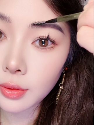 这款kemelo#小金条眉笔,颜色自然很洋气,新手也可以轻松画出自然的野生眉#防水防汗不晕染 #拯救手残党#眼妆#画眉