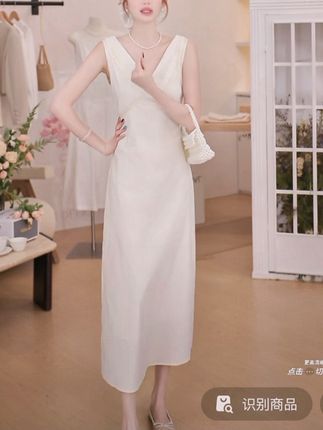 大花【南法小镇 France】温柔显瘦修身气质百搭连衣裙#温柔风穿搭 #超仙连衣裙 #法式连衣裙 #连衣裙推荐 #小清新穿搭