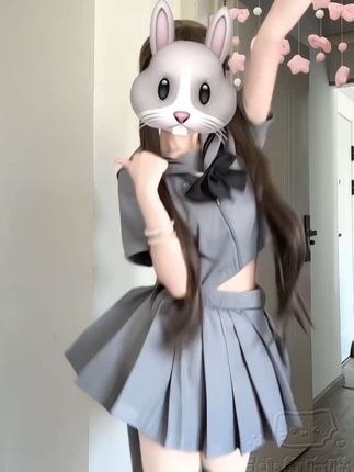 老婆老婆在哪里#老婆好拽我好爱 #灰二本 #抵达一楼袜子 #wyd小樱桃光腿神器 #小樱桃光腿神器