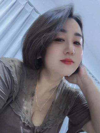 一定要瘦吗,圆不隆咚不行吗? 一定要温柔吗,死犟死犟不行吗?