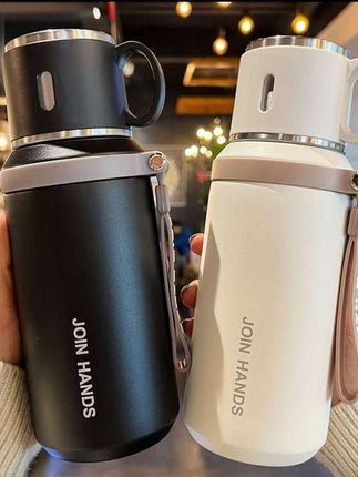 这个冬天,谁能拒绝一个这样的保温杯?它的内胆是316不锈钢材质的,安全无异味,可以放心使用。还有个过滤网,能实现茶水分离,再也不怕喝到苦涩的茶叶了!快点击链接购买吧!