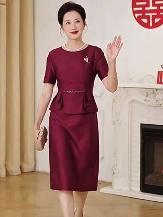 酒红宴会礼服连衣裙,2025春夏新款女装喜庆婆婆收腰长袖包臀中长 款#喜婆婆喜妈妈礼服裙 #婚宴礼服裙 #婚庆礼服 #家有喜事 。