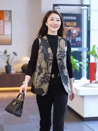 红蜻蜓双面穿马甲,女春秋2025新款国风,新中式绣花优雅,坎肩马夹外套#高级感穿搭 #时尚穿搭 #气质穿搭 #时尚洋气#谁穿谁好看