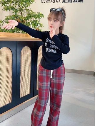马上降温了,这个洋气又好看的阔腿裤,赶紧给宝贝女儿安排起来,#高品质童装 #格子裤 #秋冬 #生女儿就要这样穿 #面料柔软舒适