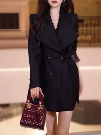 #高级感穿搭 #秋冬外套 #女性职场穿搭 #秋冬氛围感穿搭 #气质女神穿搭