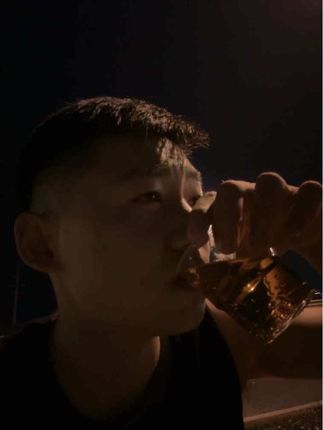 其实没必要强迫别人说真话 他的行为就是答案。