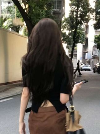 #早秋穿搭公式来了#打底衫#中袖 #设计感#内穿外搭都好看