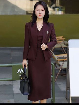 西装职业女裙套装职场轻熟风无袖连衣裙两件套喜婆婆喜妈妈婚宴装#职业装 #轻奢女装 #高级感 #谁穿谁好看特别有女人味 #爆款热卖中
