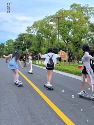 初学者四轮双翘滑板#滑板 #滑板车#长板#儿童滑板#儿童6-12岁