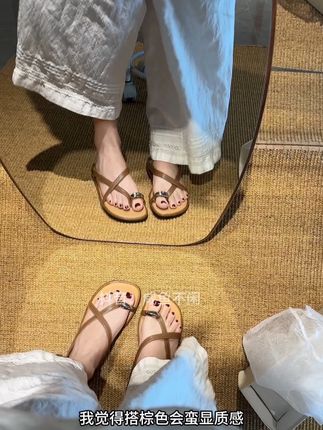 鞋子还是要上脚才知道合不合适,好不好看!#夏季凉鞋 #凉拖鞋 #夏季穿搭 #百搭鞋子 #脚宽脚胖都可以