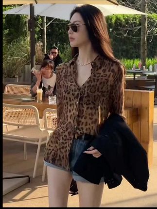 港味复古豹纹衬衫女春秋季设计感小众上衣别致防晒衫衬衣薄款外套#爆款热卖中 #好物推荐🔥 #显瘦穿搭 #秋季穿搭 #衬衫 @DOU+好生意 @DOU+上热门 @DOU+小助手