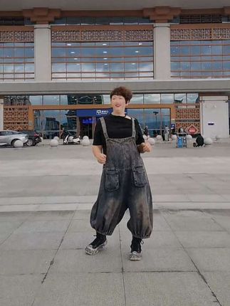每次到火车站我就神精了😄😄😄#没事给生活找点乐子