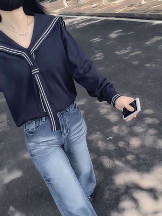 人生总有太多的来不及,一眨眼就是一天,一回头就是一年,一转身就是一辈子,未知的一切,时刻提醒我们,世事无常,活在当下,人生并没有那么多的来日方长:#穿搭#早秋新款#显瘦穿搭