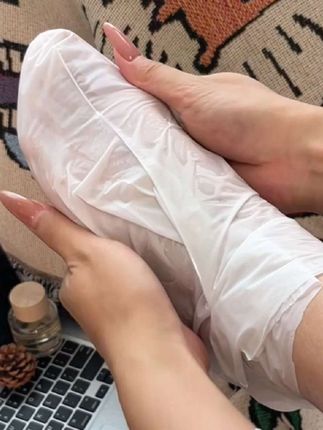 TLYA山羊奶脚膜补水保湿去角质烟酰胺滋润嫩滑去死皮足膜美足护理#我捡到宝了 #打开美好生活 #好物分亨 #山羊奶补水脚膜#舒服